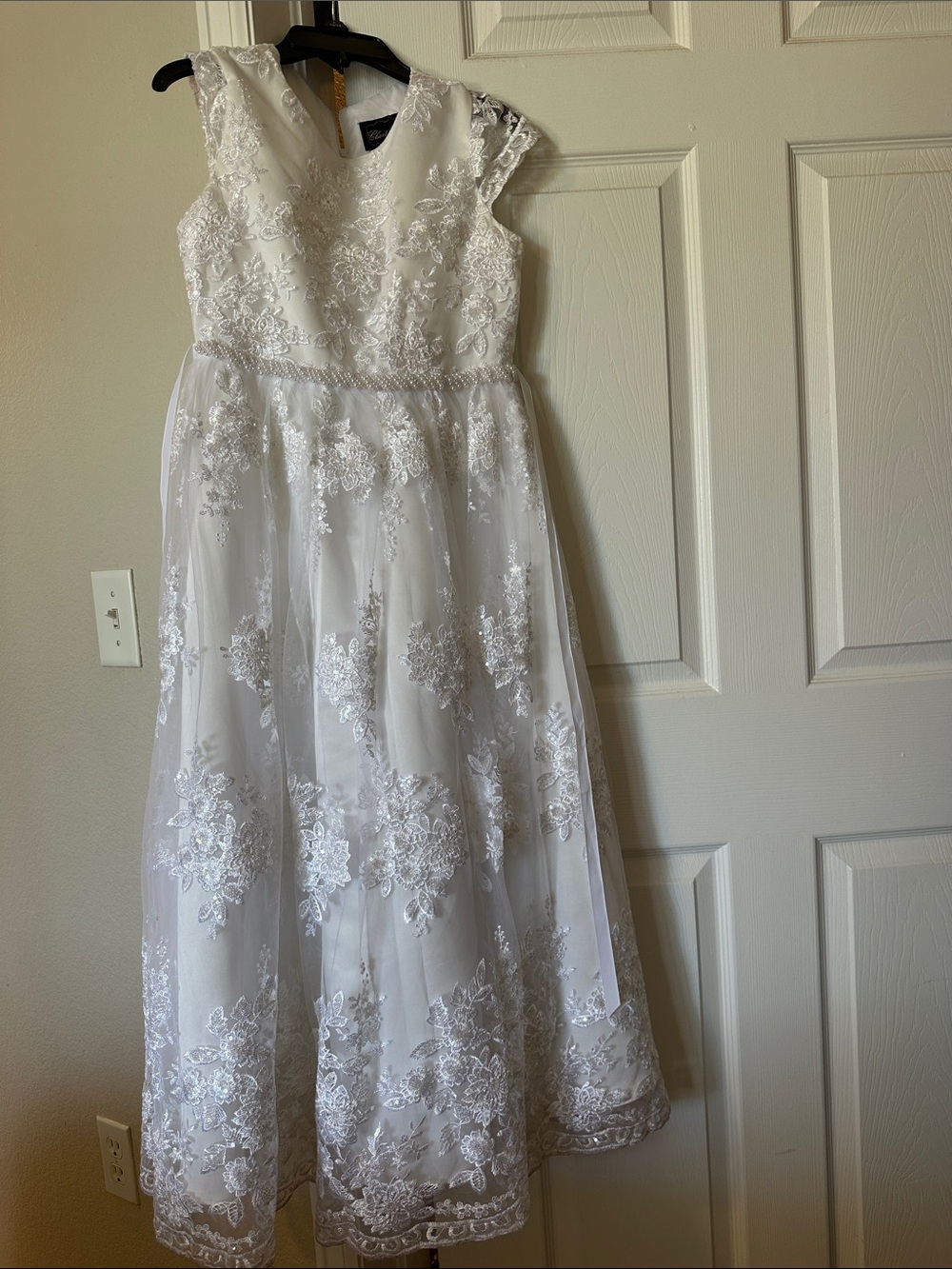 White Lace Floral Appliqué Girls' Formal Dress